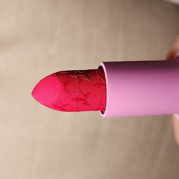 New Jeffree Star Cosmetics Velvet Trap Lipstick in Cherry Wet - Picture 6 of 8